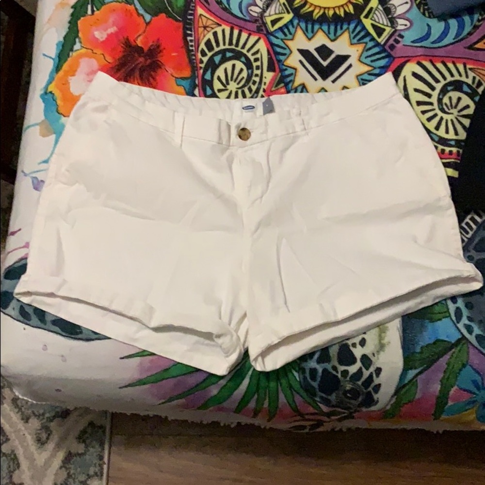 White Old Navy shorts